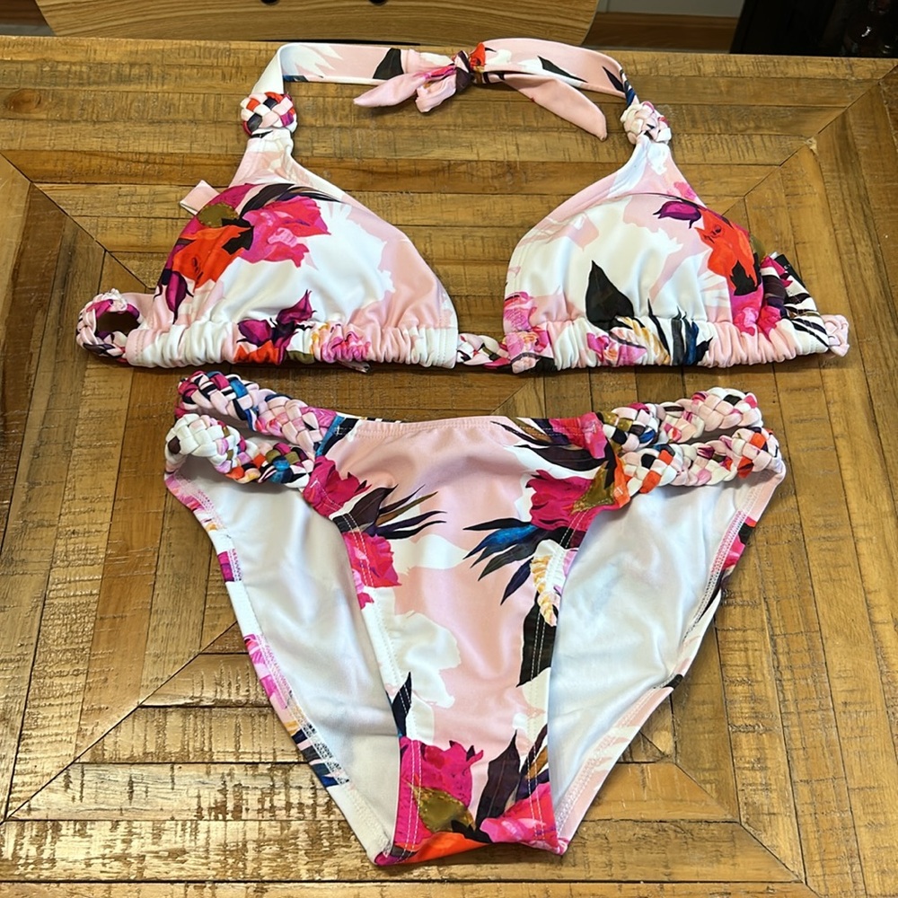 Gorgeous Ashley Graham Bikini Set